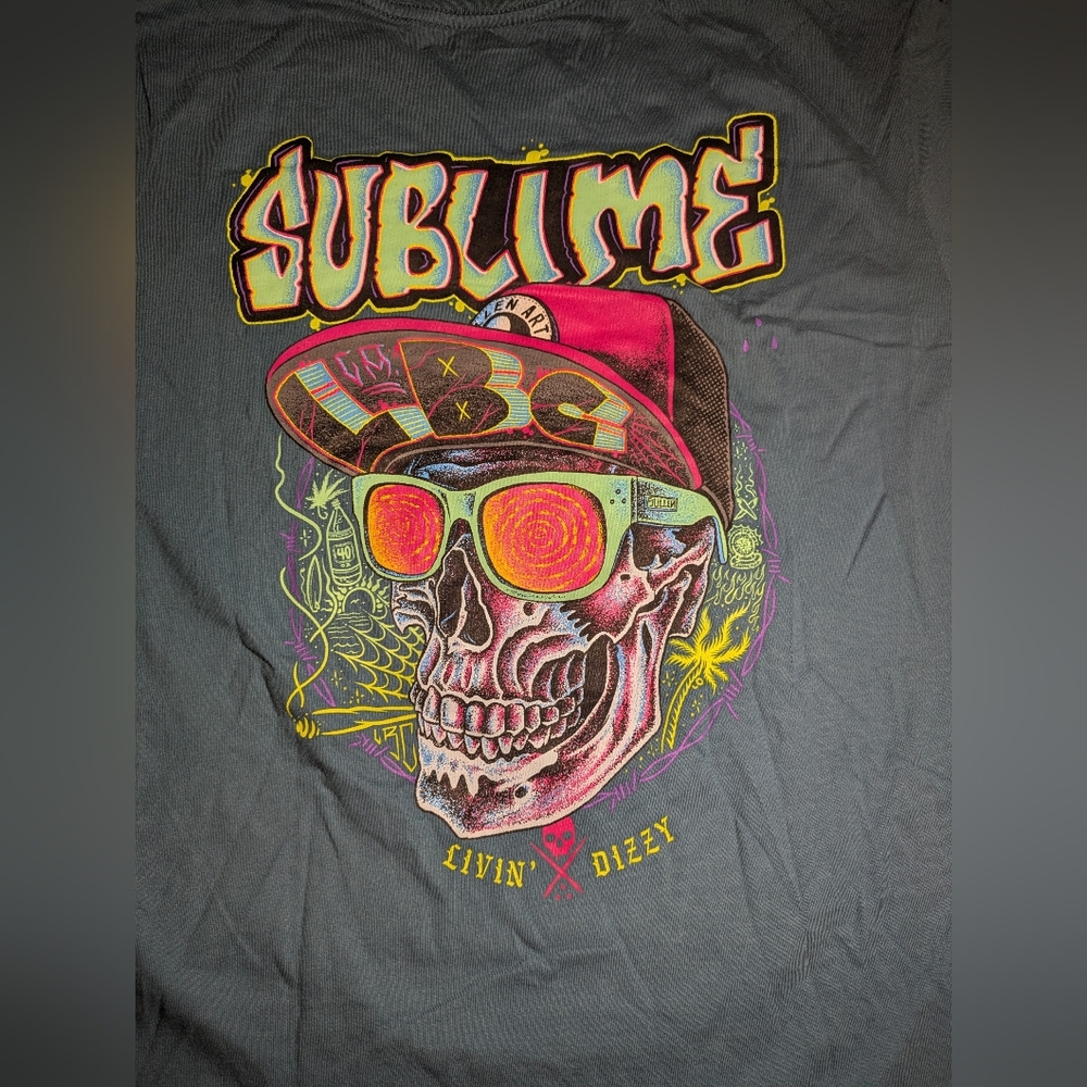 Sullen Art Collective x Sublime Graphic Tee with Skull Design Size 2XL